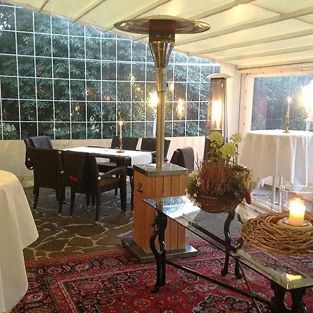 Meinsbur Boutique 4* בנדסטורף