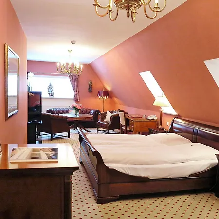 Hotel Meinsbur Boutique 4*