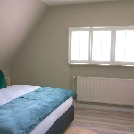 Hotel Meinsbur Boutique 4*