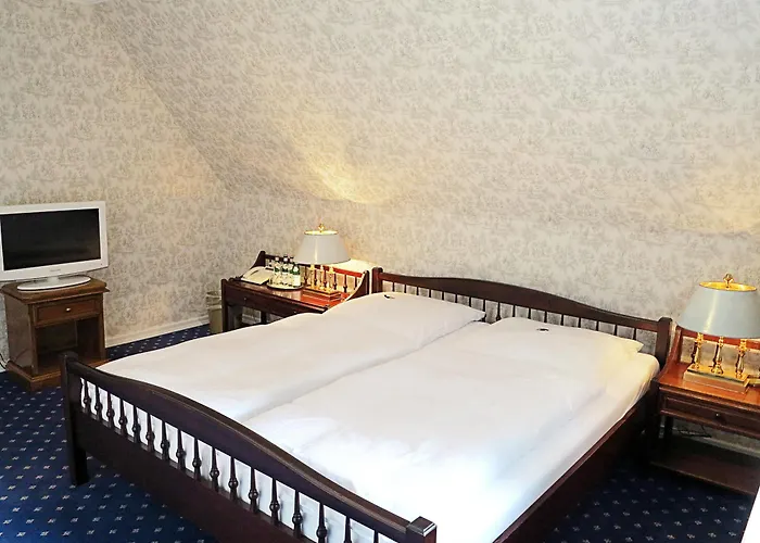 Meinsbur Boutique Отель