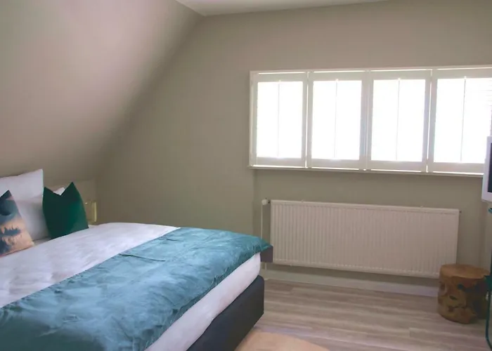 Отель Meinsbur Boutique 4*